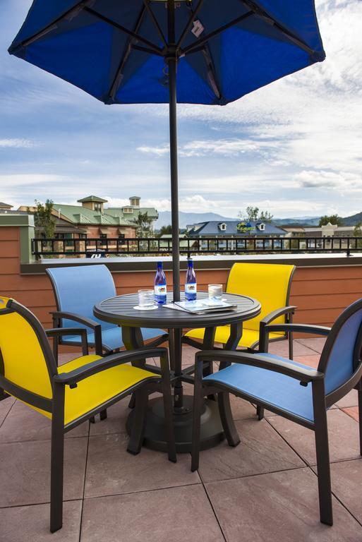 Margaritaville Island Hotel Пиджен Фордж Екстериор снимка